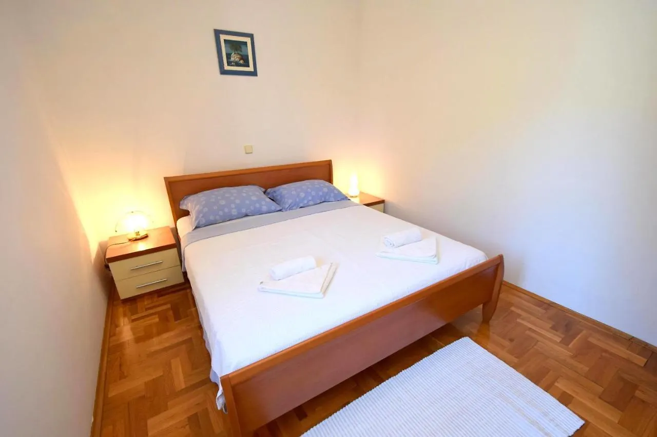 Apartment Mirela Malinska 0*,
