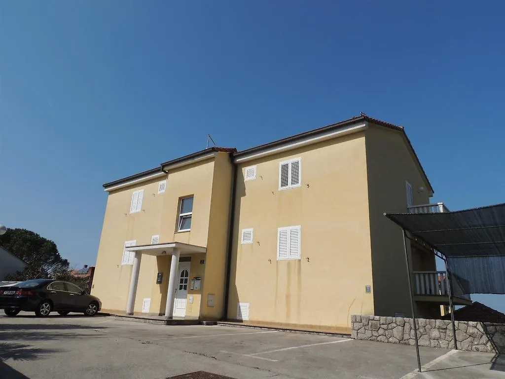 Apartment Mirela Malinska