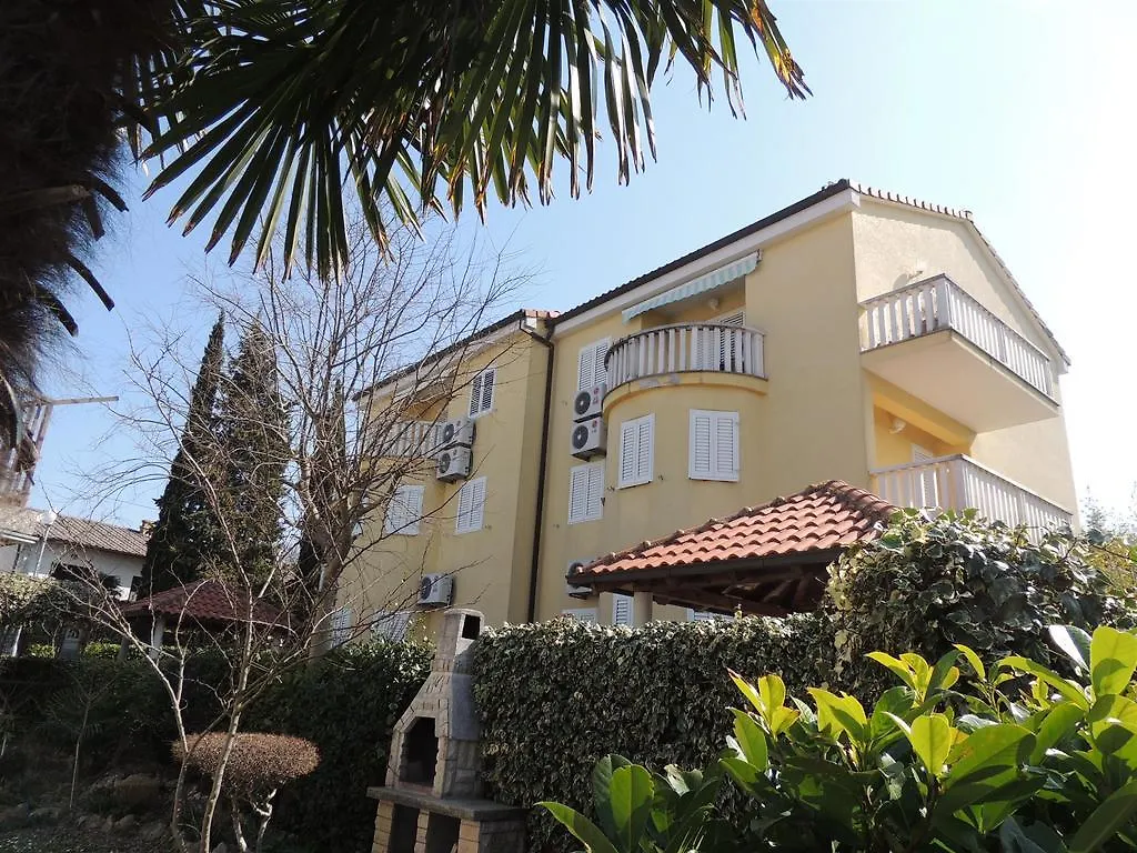 Apartment Mirela Malinska